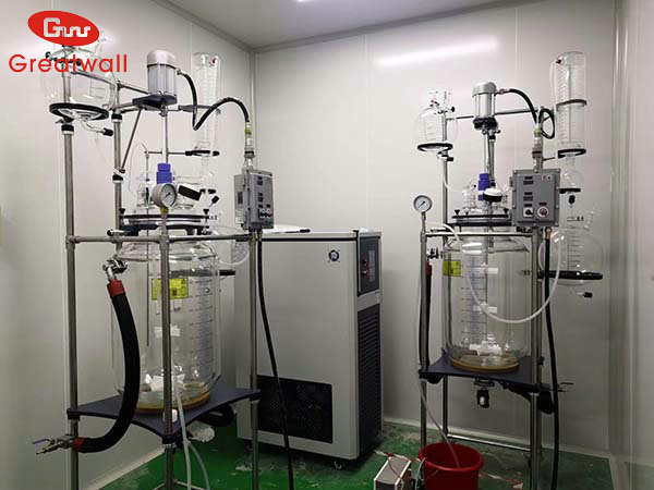 玻璃反應釜配套高低溫一體機控溫設備