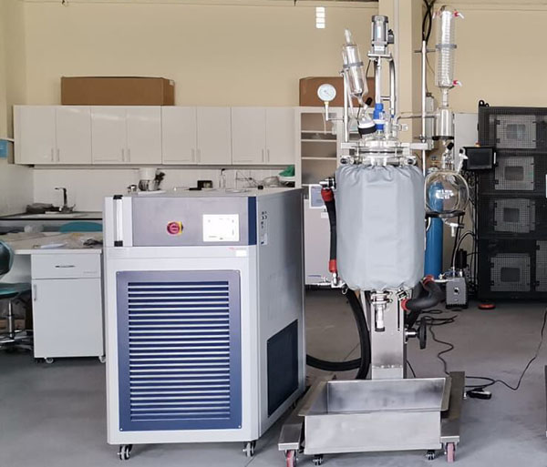 TCU制冷加熱循環(huán)機_反應(yīng)釜±0.5℃高精度控溫